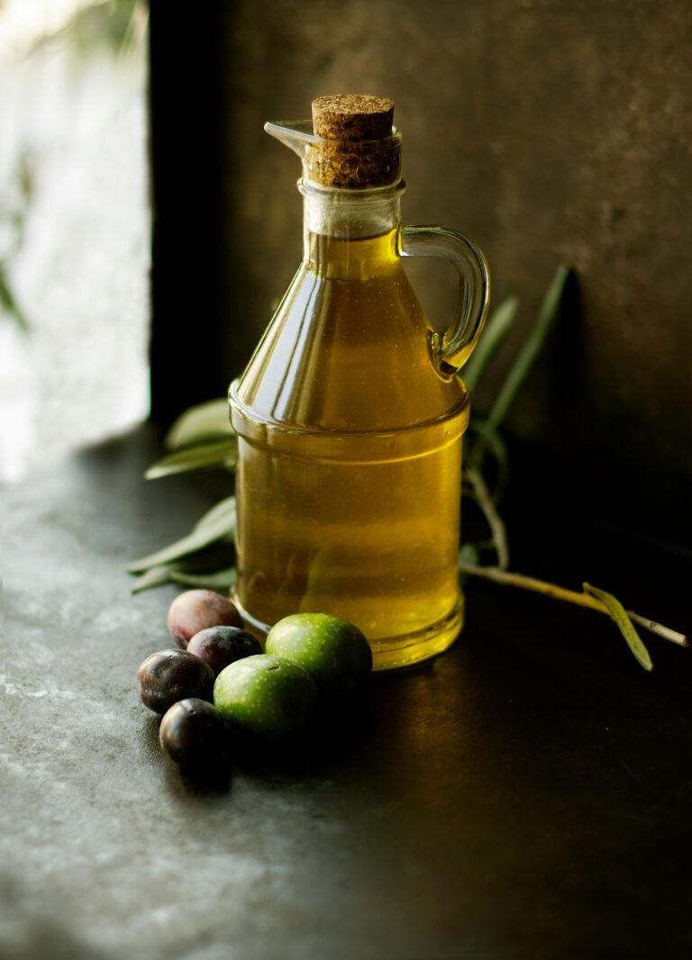 Les Secrets de l’Huile d’Olive : Votre Alliée Santé et Beauté Méconnue